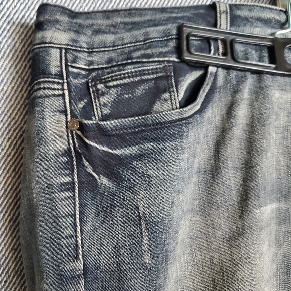 Love & Legend - Dustywash Distressed Skinny Jeans - Size 16 - EUC - Picture 3 of 10